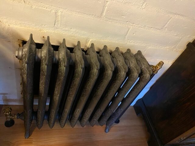 Antique style radiator